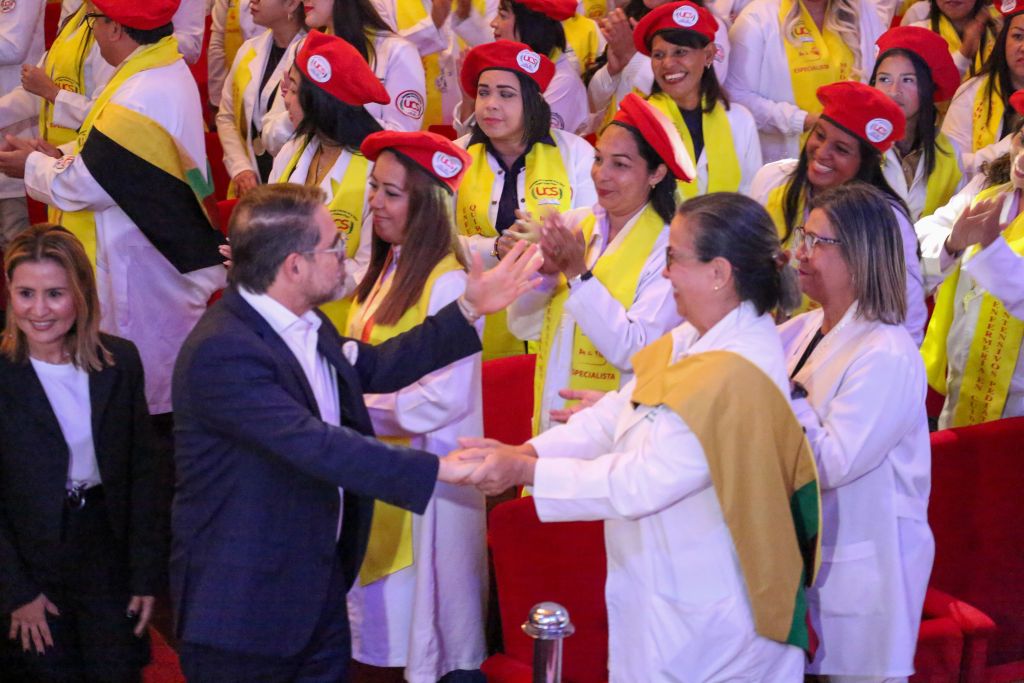 Lacava encabezó graduación - Agencia Carabobeña de Noticias