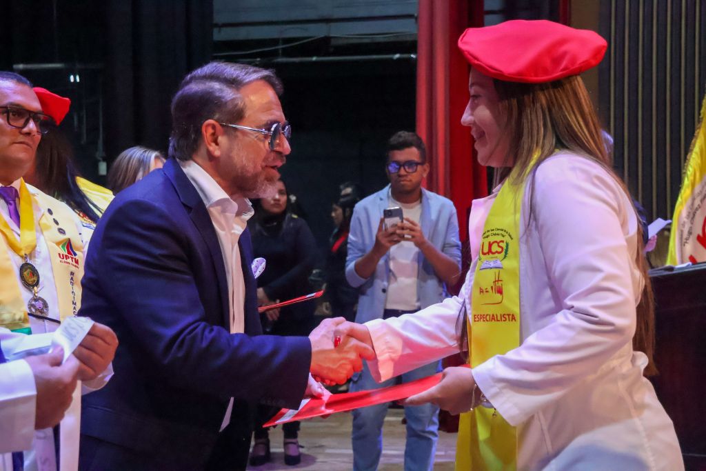 Lacava encabezó graduación - Agencia Carabobeña de Noticias