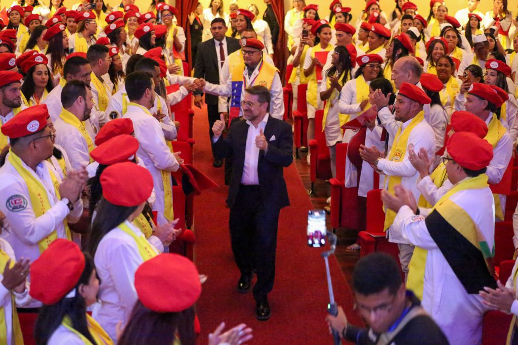Lacava encabezó graduación - Agencia Carabobeña de Noticias