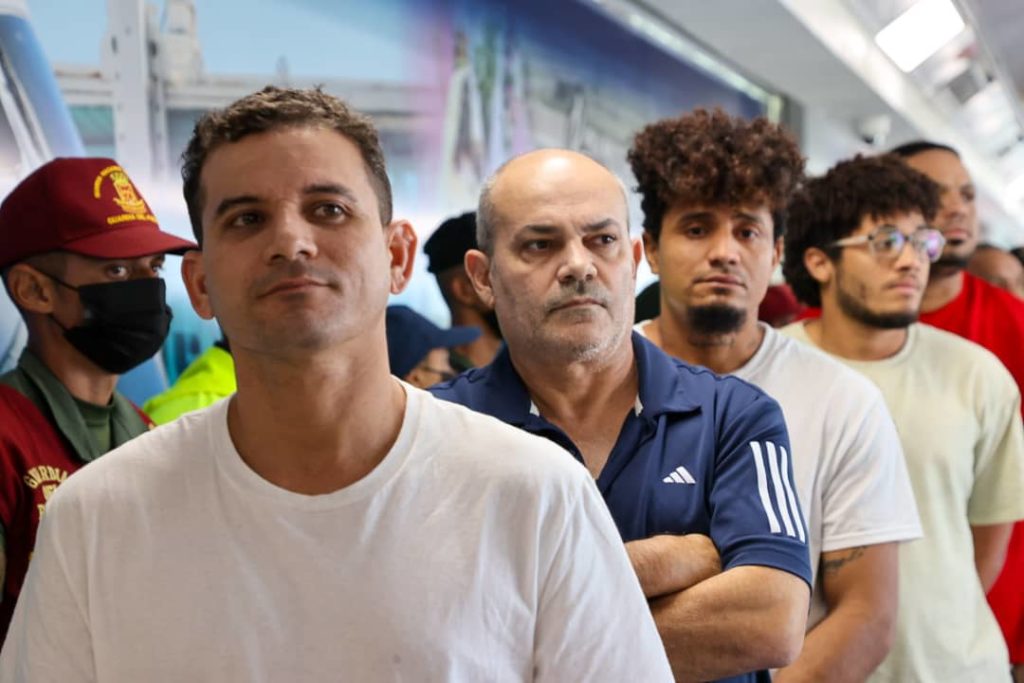 Llega vuelo 58 con 110 migrantes - Agencia Carabobeña de Noticias