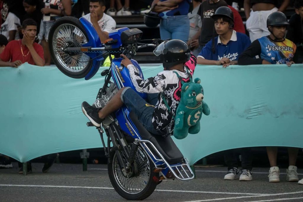 Tarek William Saab prohíbe motopiruetas - Agencia Carabobeña de Noticias