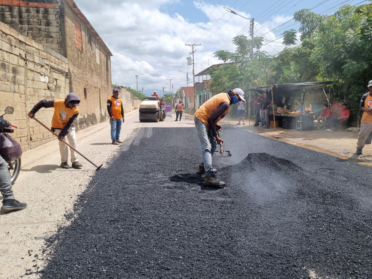 electrificación del barrio Los Cerritos