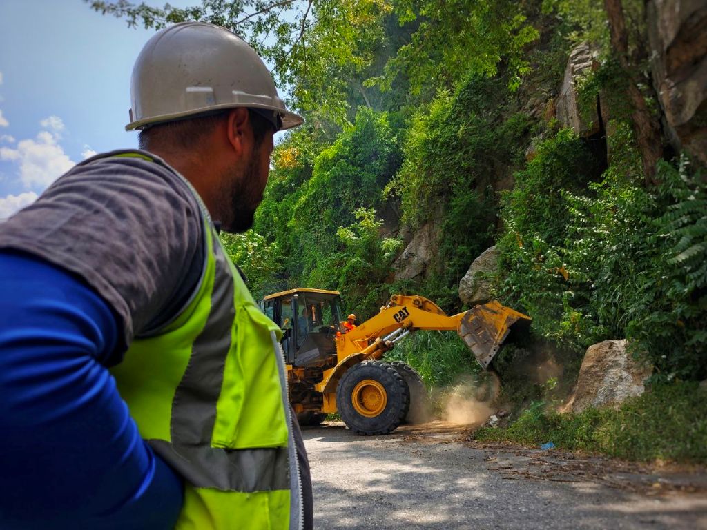limpieza en Autopista Valencia-Puerto Cabello - Agencia Carabobeña de Noticias