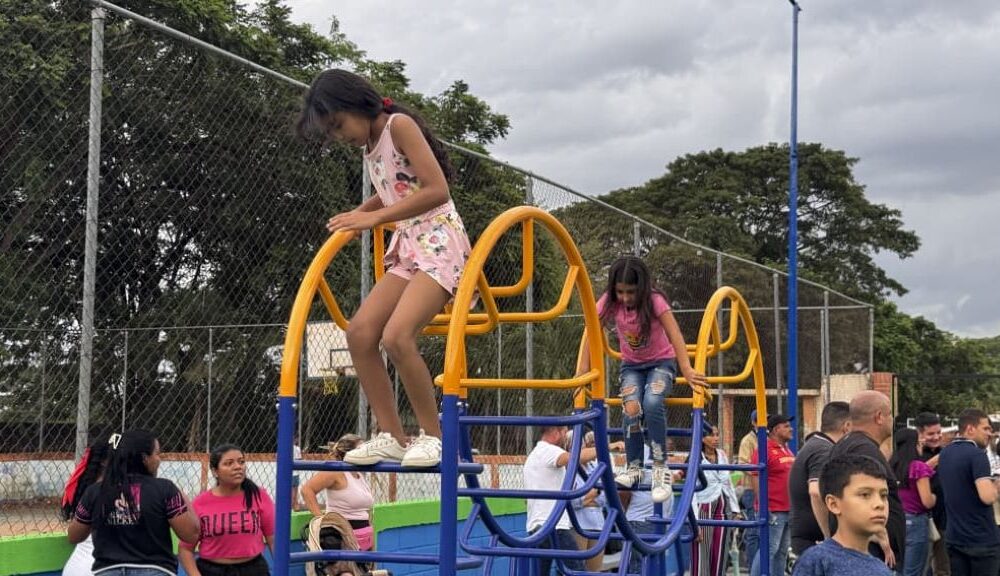 A cuidar parques infantiles - Agencia Carabobeña de Noticias