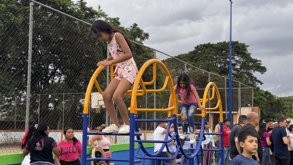 A cuidar parques infantiles - Agencia Carabobeña de Noticias