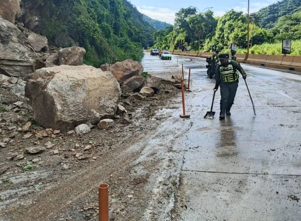 Atienden tramos por lluvias -Agencia Carabobeña de Noticia