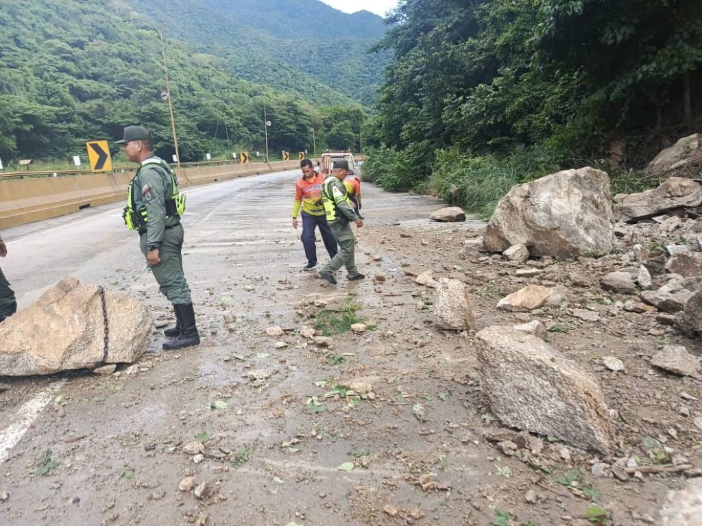 Atienden tramos por lluvias -Agencia Carabobeña de Noticia
