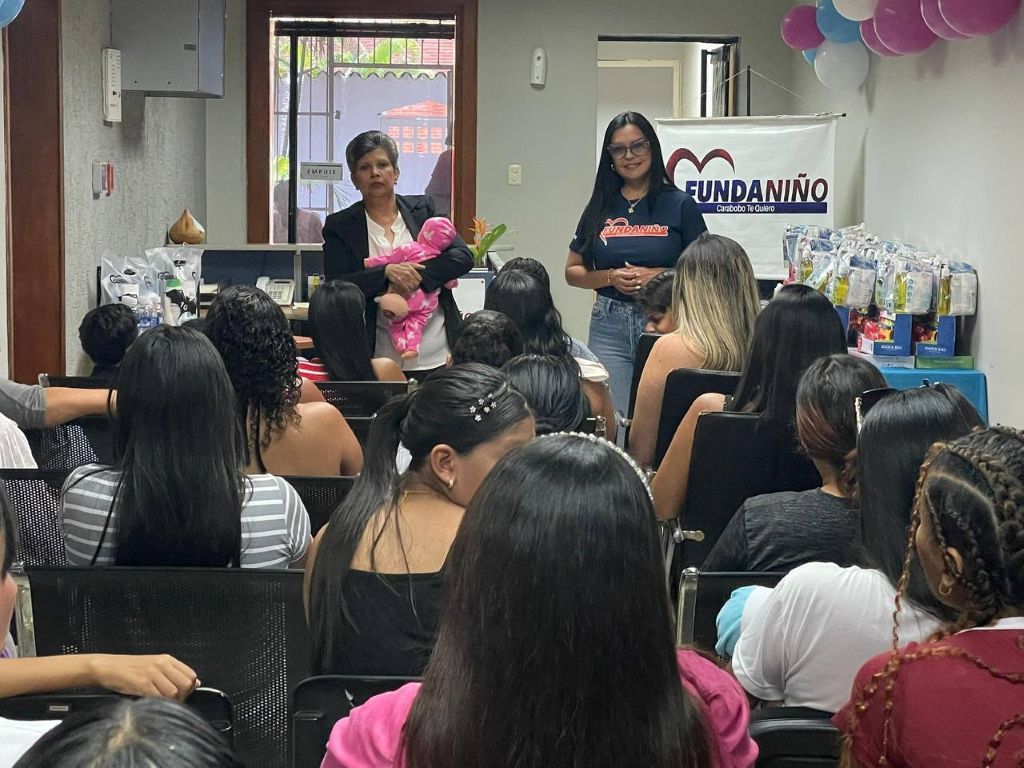 Benefician a embarazadas con kits para bebé - Agencia Carabobeña de Noticias
