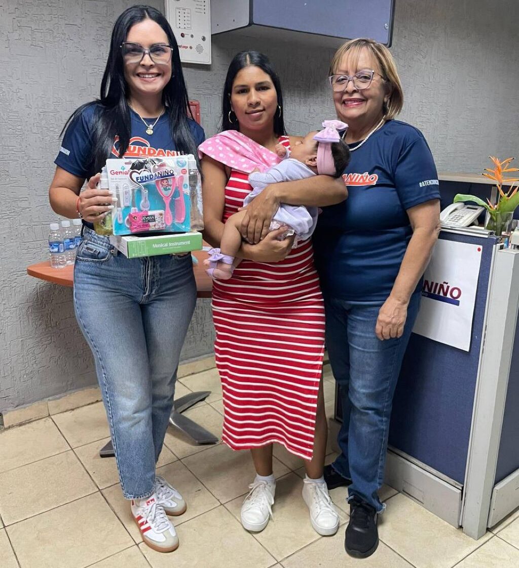 Benefician a embarazadas con kits para bebé - Agencia Carabobeña de Noticias