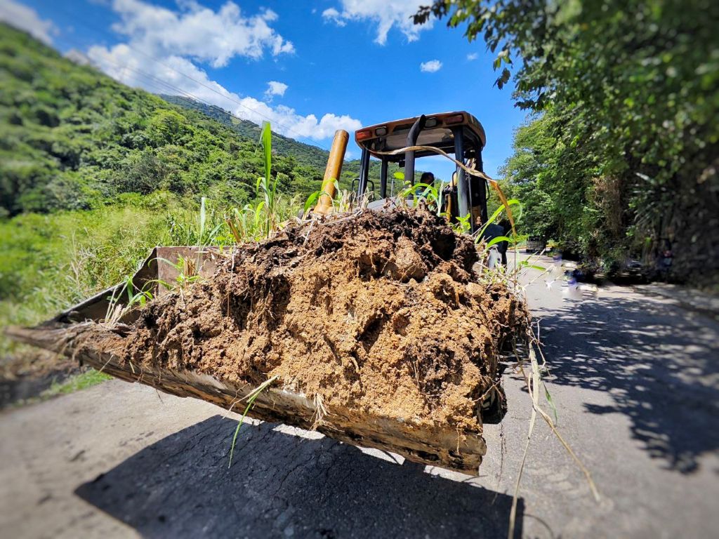 Completan trabajos en carretera nacional Las Trincheras - Agencia Carabobeña de Noticias