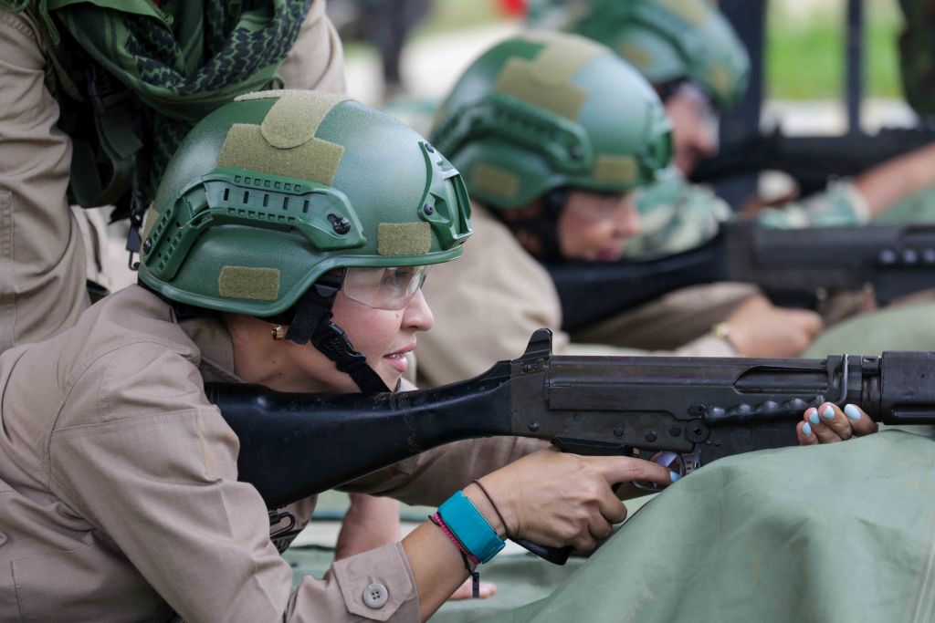 Entrenamiento militar en Fuerte Paramacay - Agencia Carabobeña de Noticias