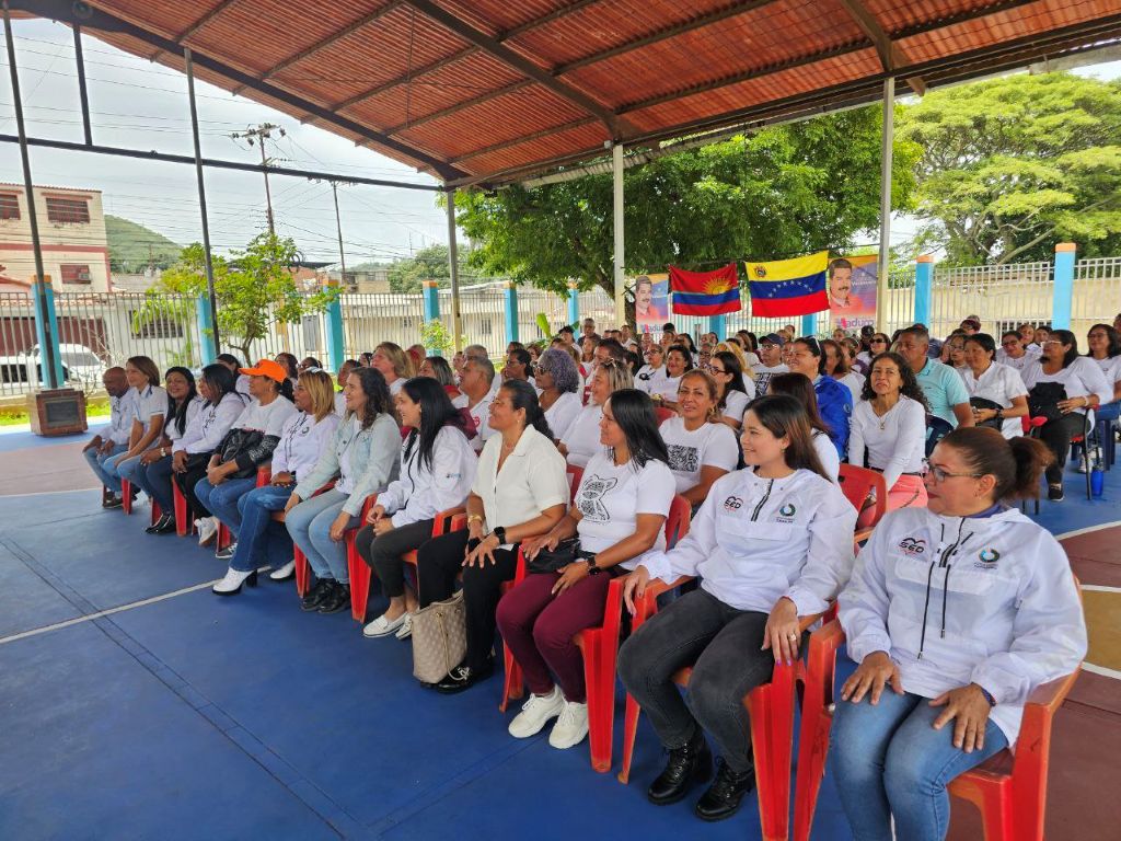 Más de 100 directores capacitados para inicio de clases - Agencia Carabobeña de Noticias