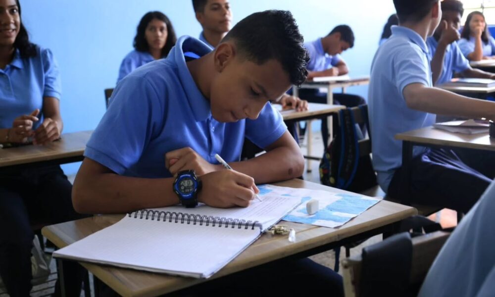 Ministro plantea eliminar tareas escolares - Agencia Carabobeña de Noticias