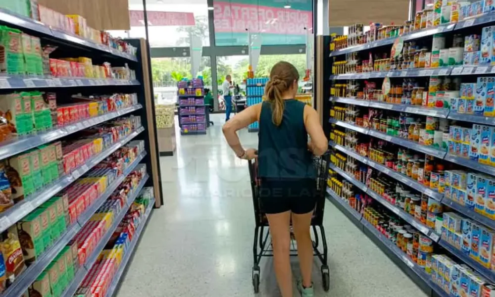 Tres veces por semana van al supermercado - Agencia Carabobeña de Noticias