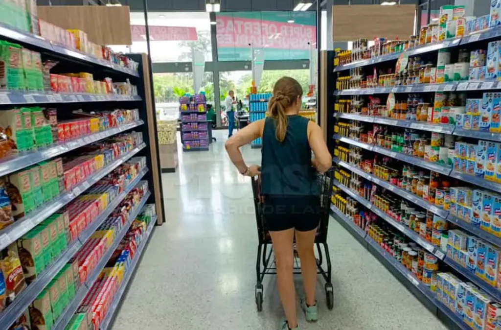 Tres veces por semana van al supermercado - Agencia Carabobeña de Noticias