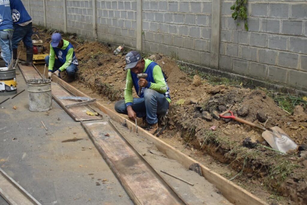 Vialsandi inicia construcción de aceras y brocales - Agencia Carabobeña de Noticias