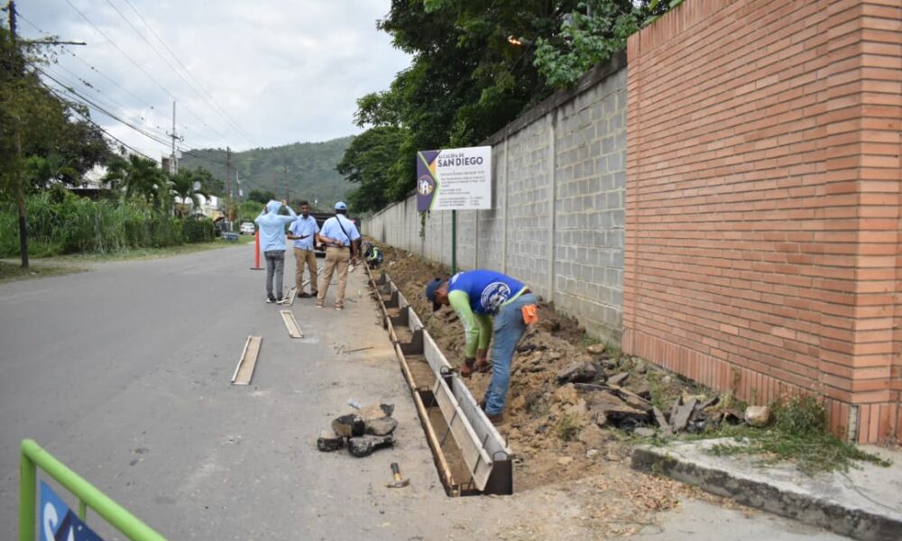 Vialsandi inicia construcción de aceras y brocales - Agencia Carabobeña de Noticias