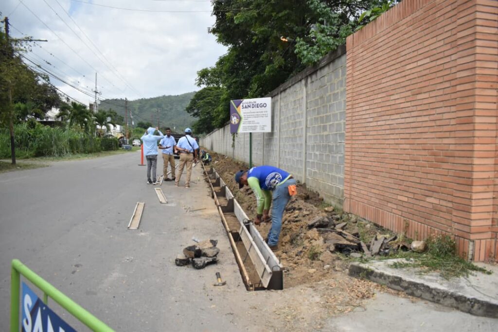 Vialsandi inicia construcción de aceras y brocales - Agencia Carabobeña de Noticias