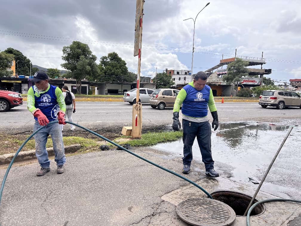 Vialsandi soluciona obstrucción de aguas residuales - Agencia Carabobeña de Noticias