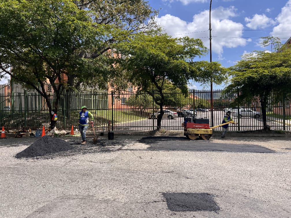 Alcaldía de San Diego ejecuta labores de bacheo y recuperación vial - Agencia Carabobeña de Noticias