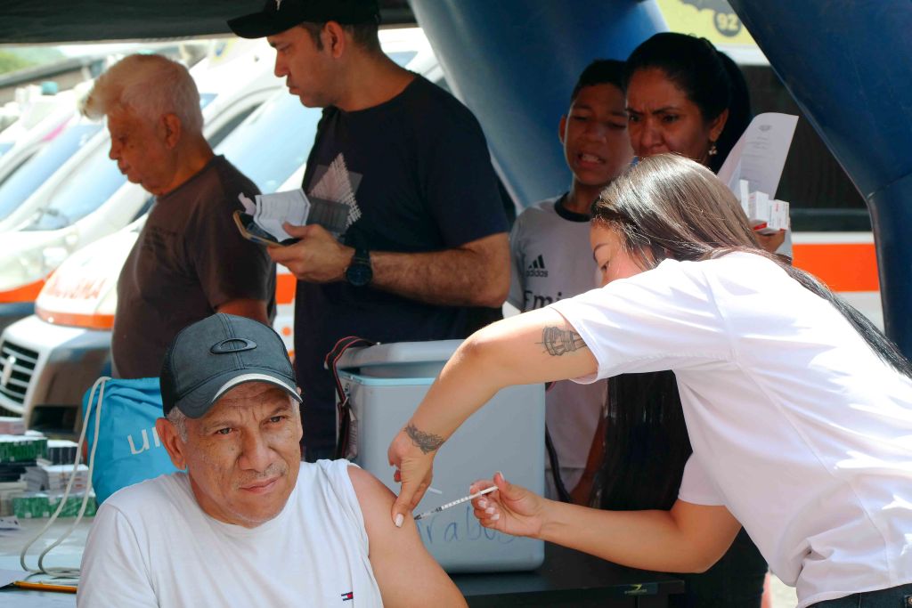 Atendidos adultos mayores en las Cocuicitas II - Agencia Carabobeña de Noticias