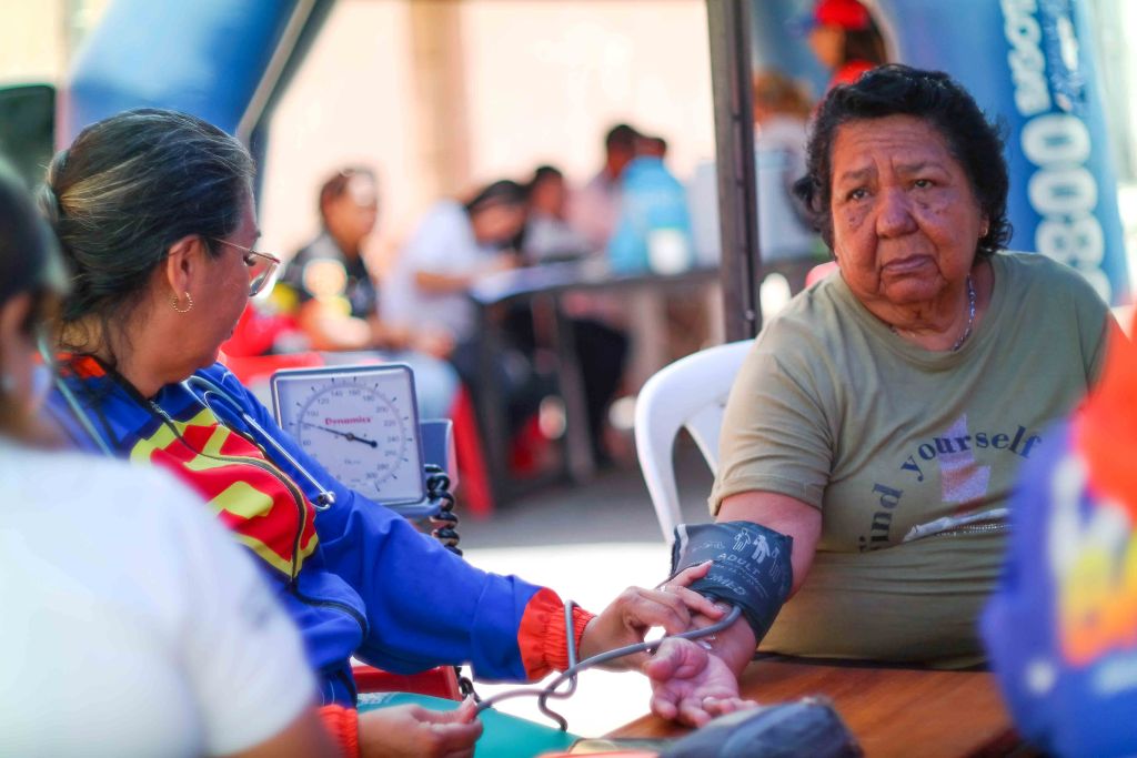 Atendidos adultos mayores en las Cocuicitas II - Agencia Carabobeña de Noticias