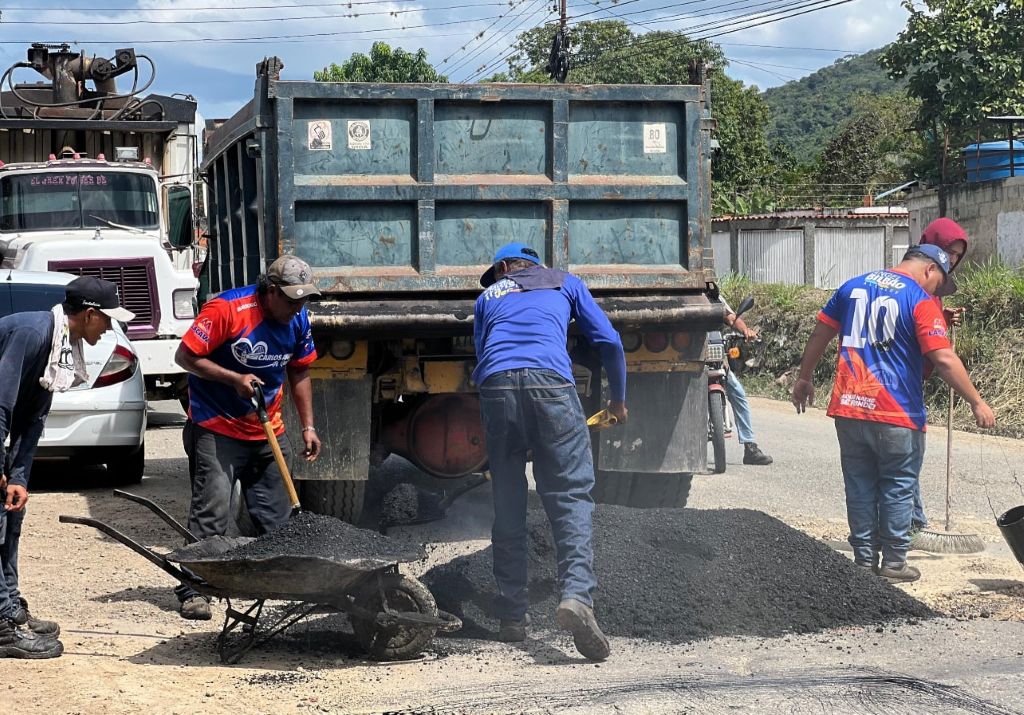 Bacheo y asfaltado en Carretera Nacional Güigüe-Valencia - Agencia Carabobeña de Noticias