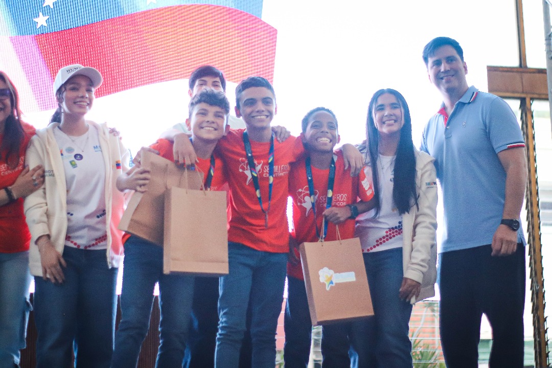 Colegio Santo Tomás de Aquino World Robot
