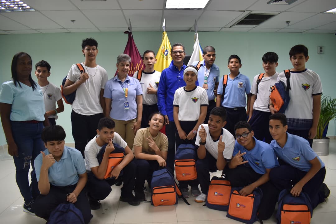 Entrega de kits escolares a la Fundación Asperger Los Jarales - Agencia Carabobeña de Noticias