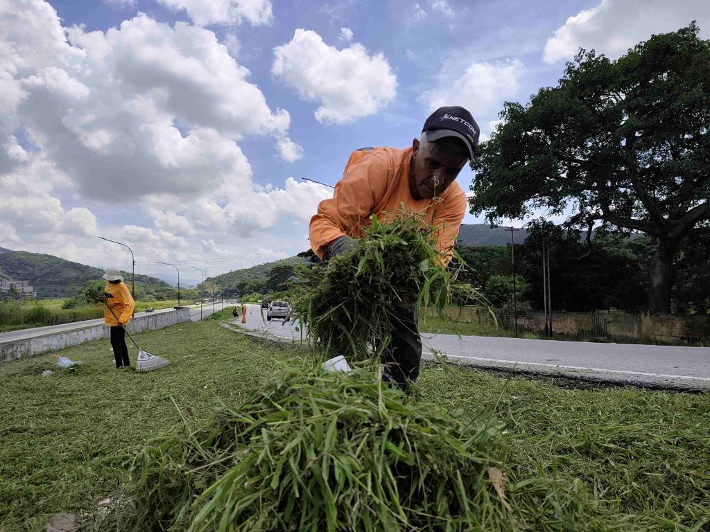 Plan Cayapa en Autopista Valencia-Puerto Cabello - Agencia Carabobeña de Noticias