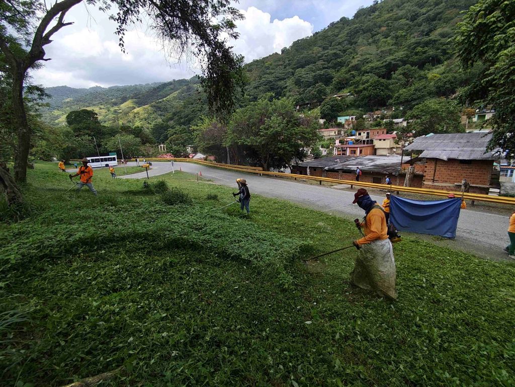 Plan Cayapa en Autopista Valencia-Puerto Cabello - Agencia Carabobeña de Noticias