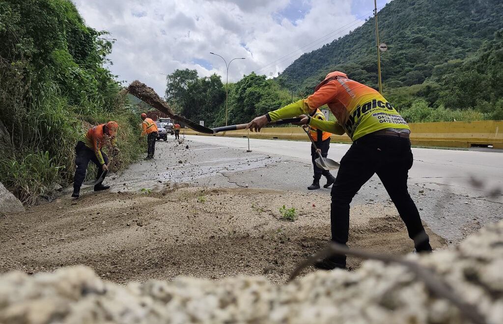 Seguridad a conductores ante paso de onda tropical 48 - Agencia Carabobeña de Noticias