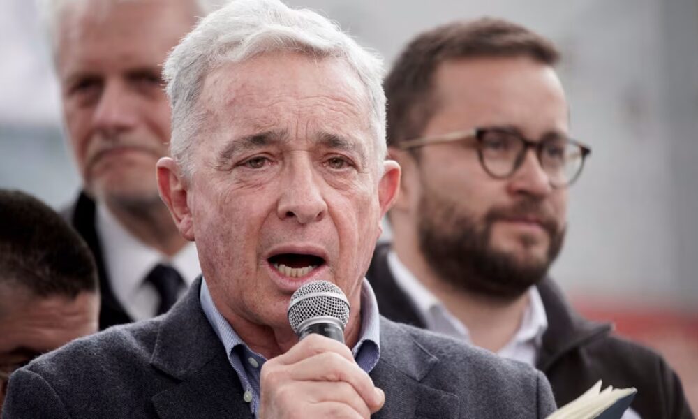 Álvaro Uribe libre - Agencia Carabobeña de Noticias