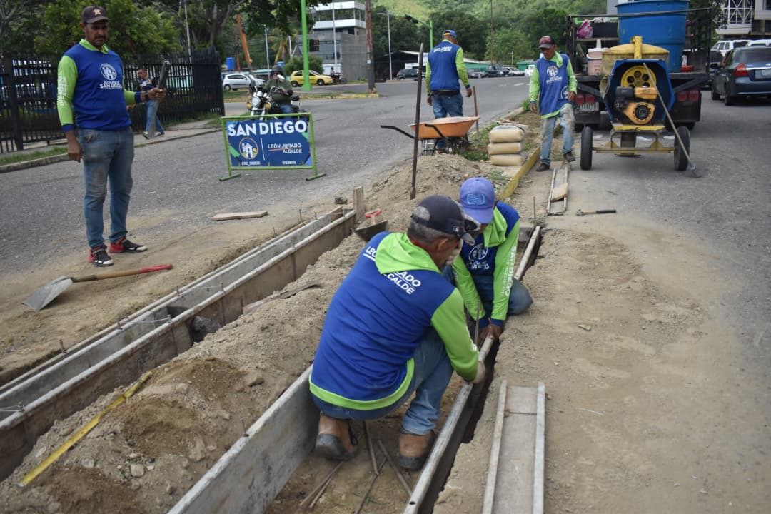 Vialsandi restaura brocales en Los Jarales - Agencia Carabobeña de Noticias