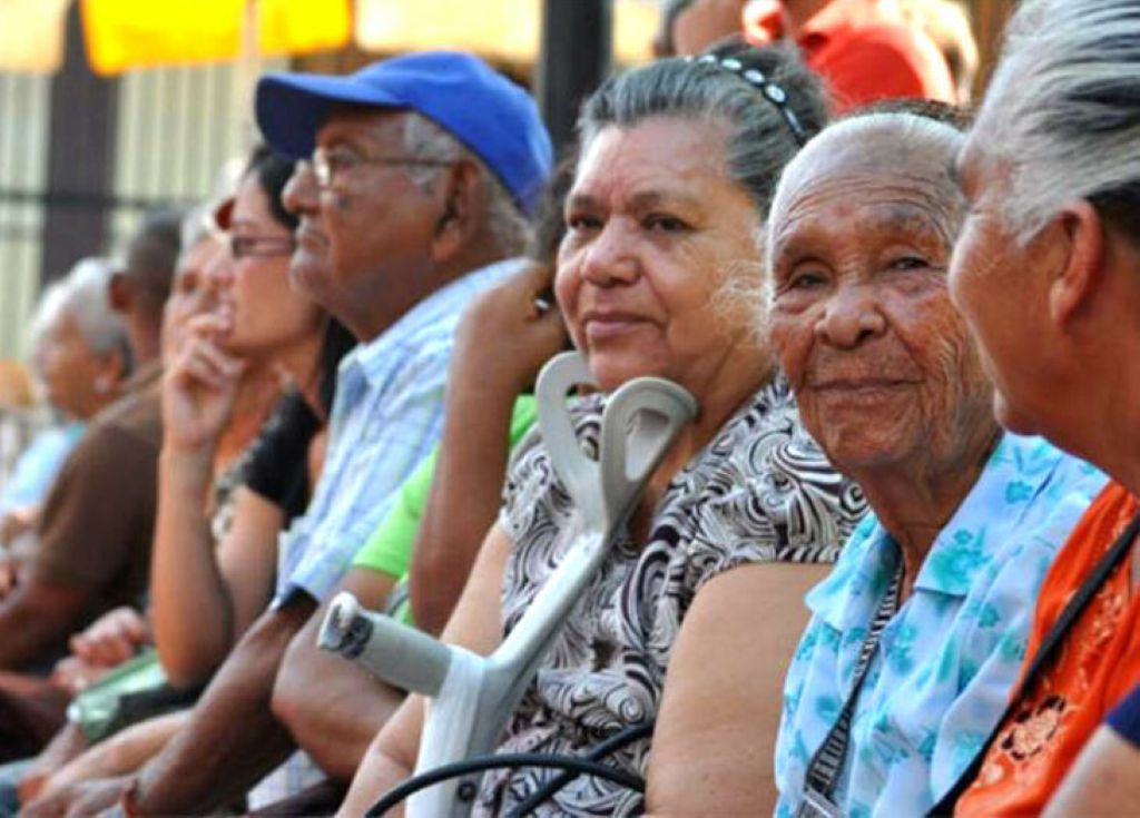 35 % de adultos mayores viven solos - Agencia Carabobeña de Noticias