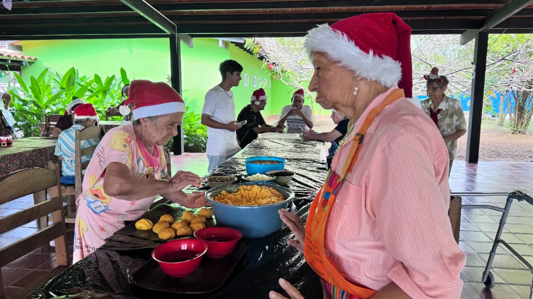 Abuelos celebraron la llegada de la Navidad - Agencia Carabobeña de Noticias