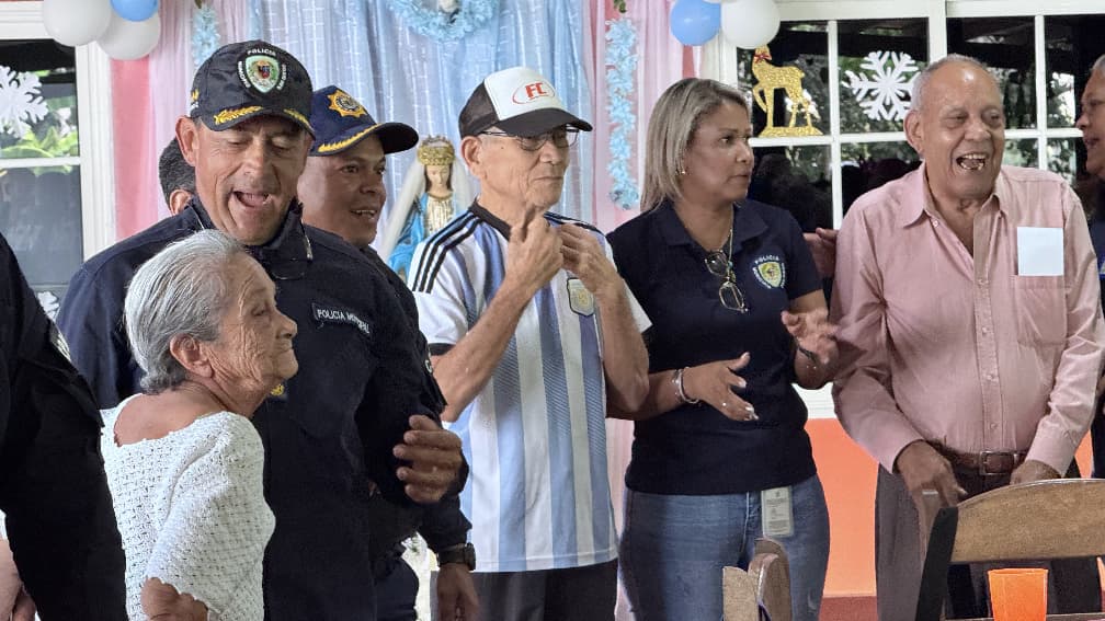 Almuerzo especial con abuelos - Agencia Carabobeña de Noticias