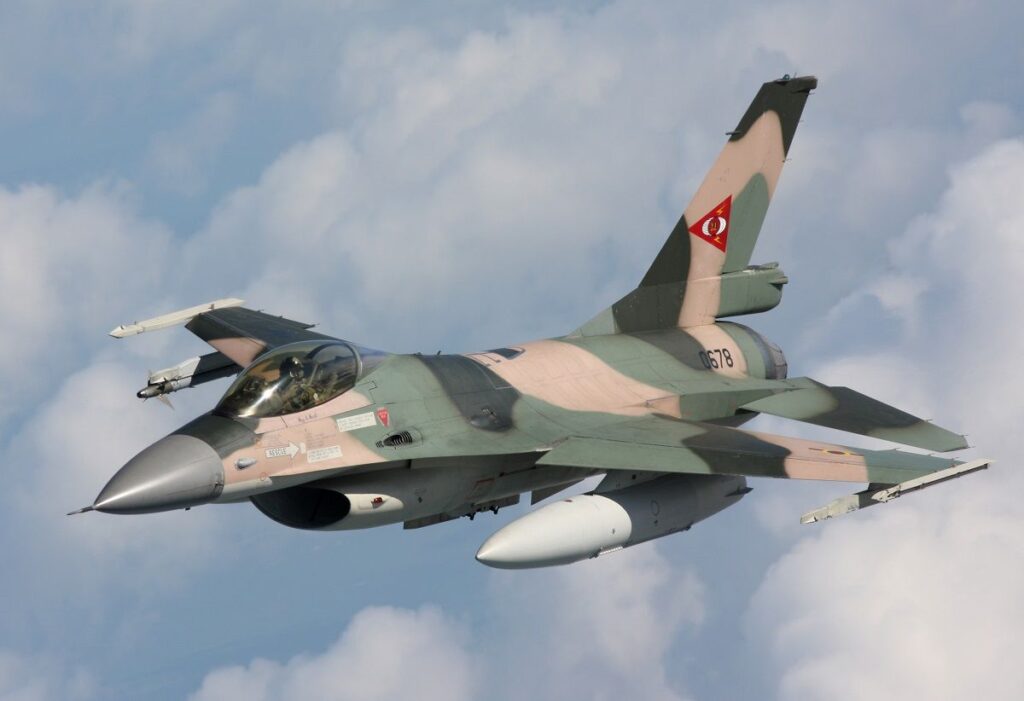 Cazas F-16 sobrevuelan en Maracay y Valencia - Agencia Carabobeña de Noticias