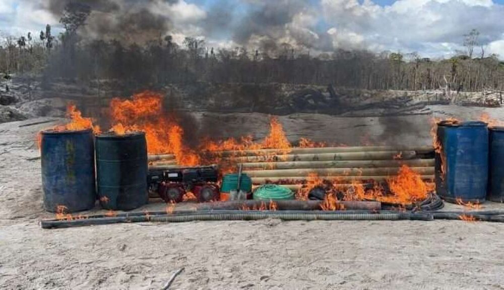 Fanb destruye material logístico para la minería ilegal en Amazonas - Agencia Carabobeña de Noticias