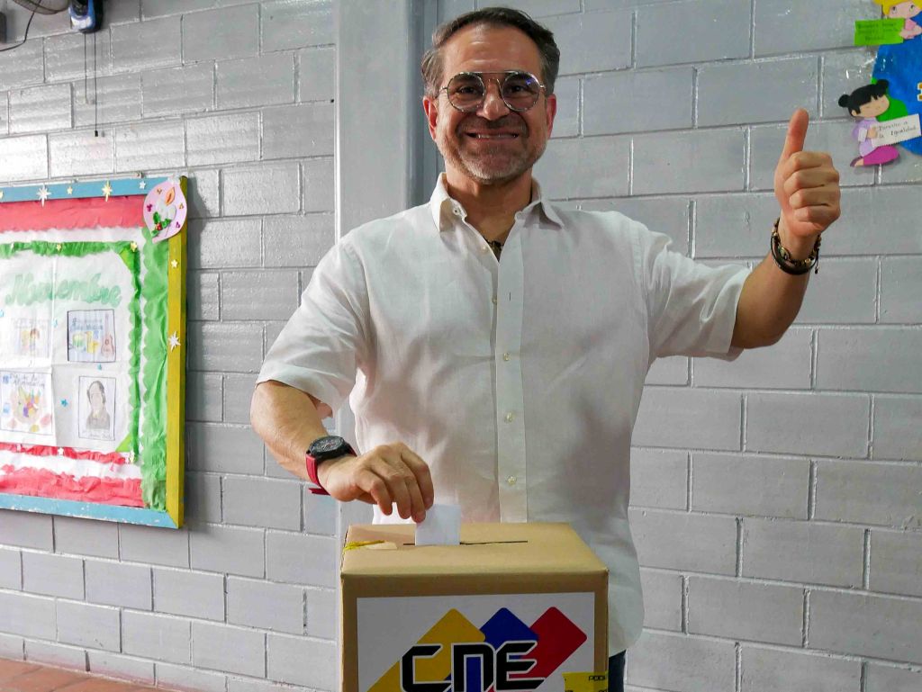 Lacava ejerció su voto en Cuarta Consulta Popular - Agencia Carabobeña de Noticias