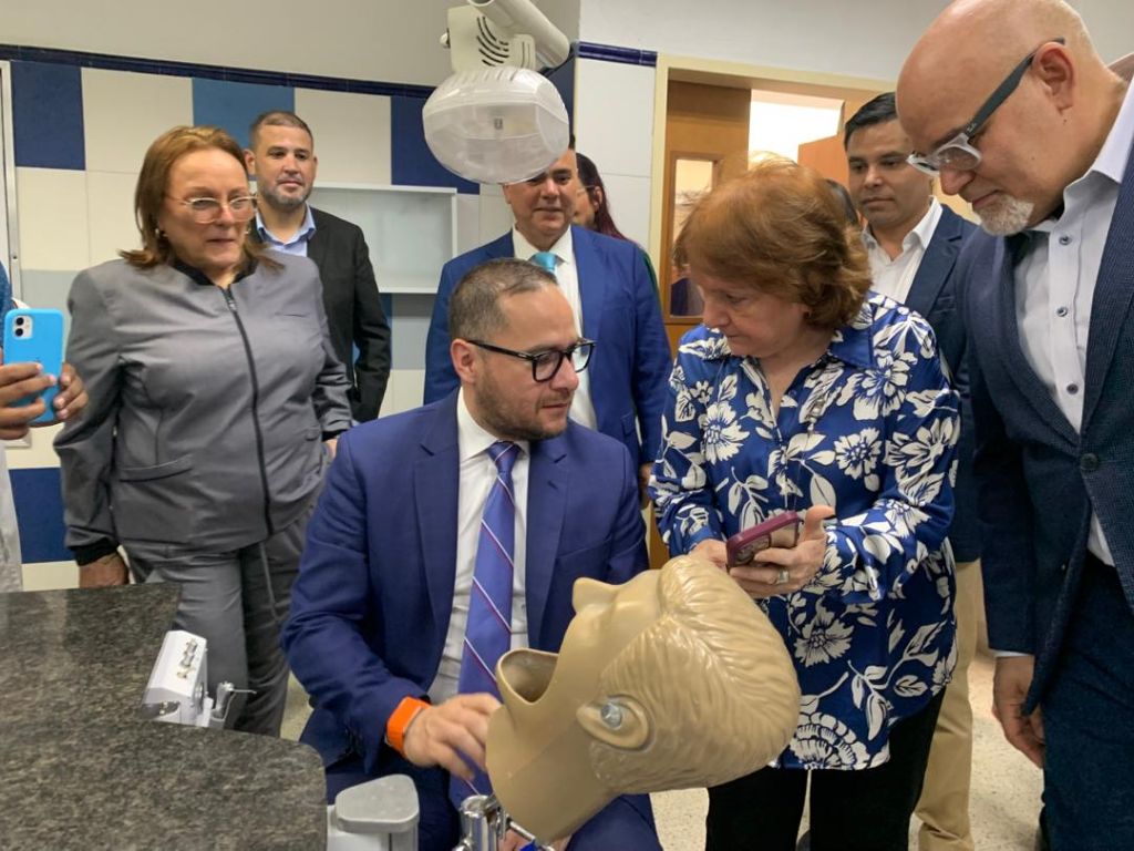 UJAP inauguró áreas clínicas de postgrado de odontología - Agencia Carabobeña de Noticias
