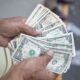 Venezolanos apuntan al dólar - Agencia Carabobeña de Noticias
