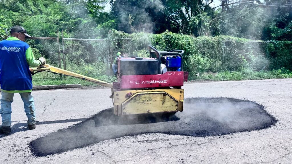 Vialdandi IAM avanza en labores de bacheo - Agencia Carabobeña de Noticias