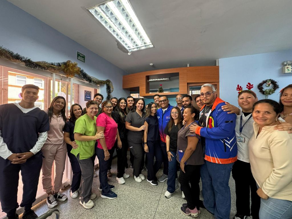 abuelos y abuelas beneficiados con prótesis dentales - Agencia Carabobeña de Noticias