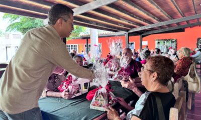 Alcalde León Jurado celebra la Navidad con adultos mayores - Agencia Carabobeña de Noticias