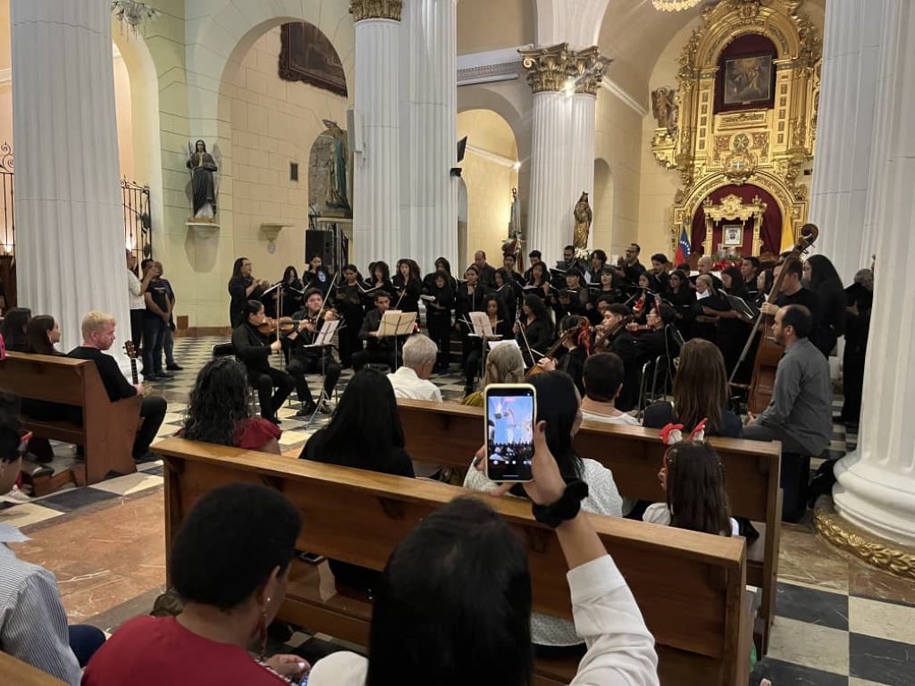 Concierto Clásico de Navidad UC 2025 - Agencia Carabobeña de Noticias
