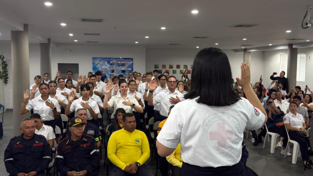 Cruz Roja Valencia juramentó a 45 voluntarios - Agencia Carabobeña de Noticias