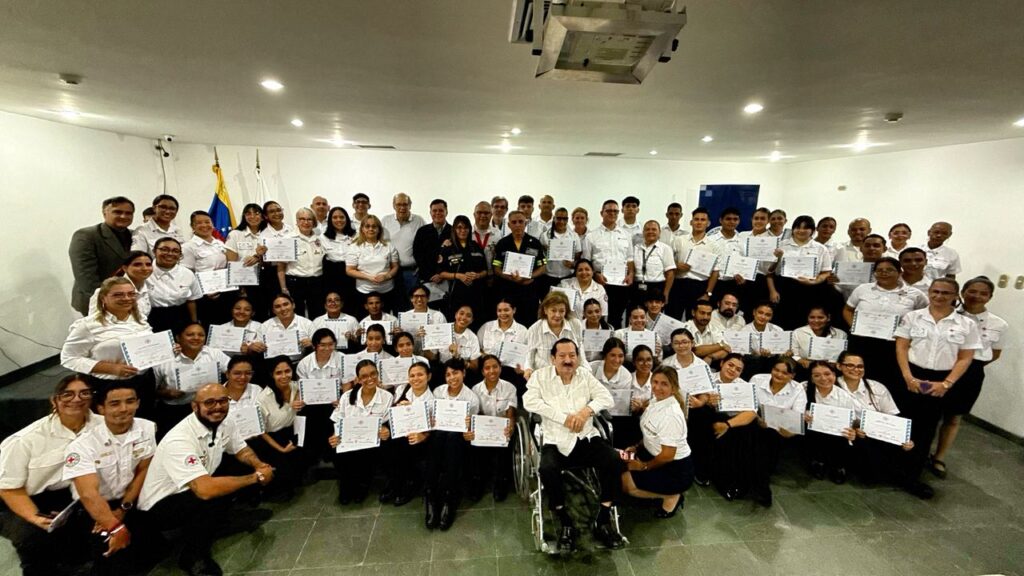 Cruz Roja Valencia juramentó a 45 voluntarios - Agencia Carabobeña de Noticias
