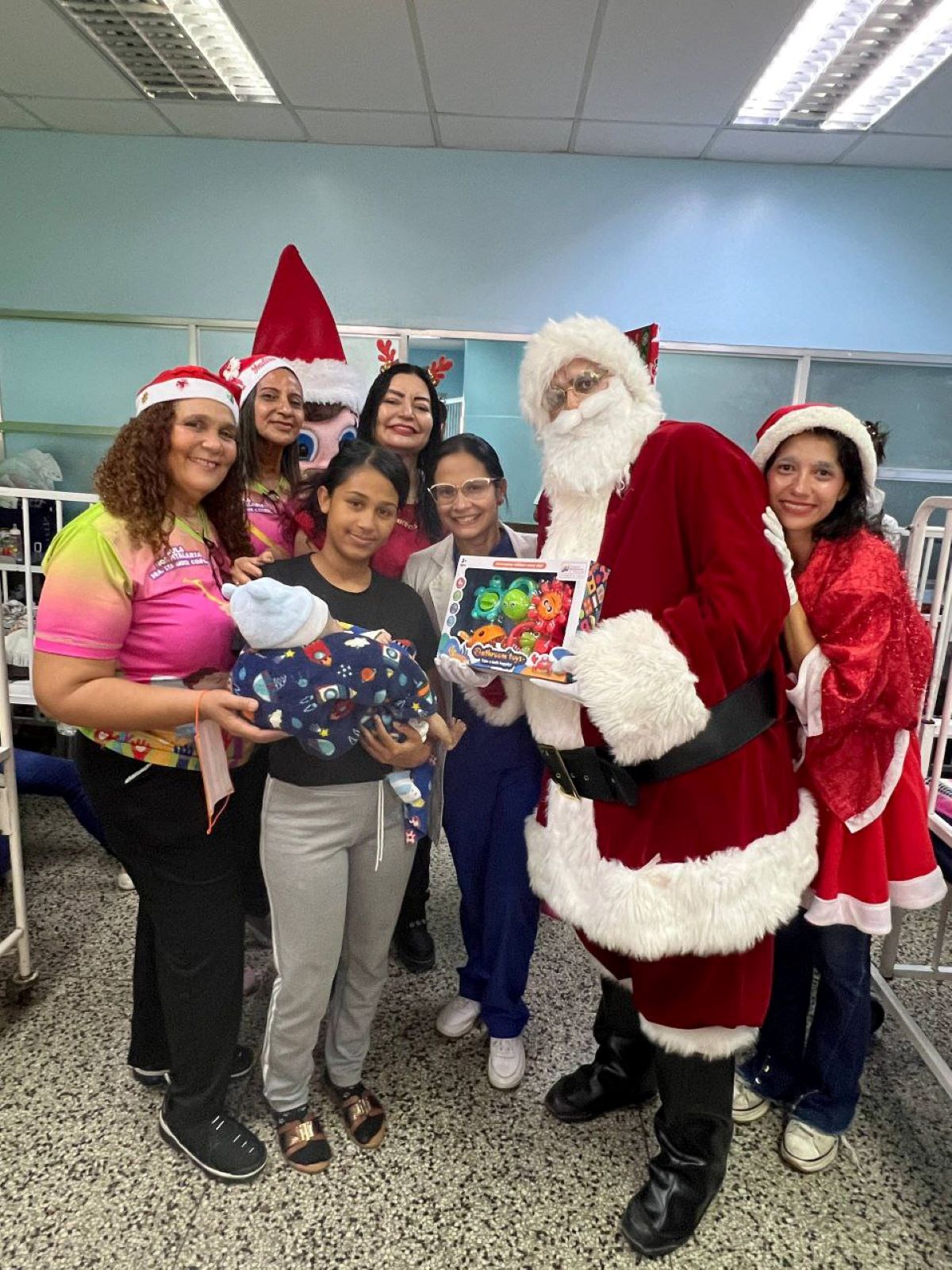 Gobierno de Carabobo entregó regalos - Agencia Carabobeña de Noticias