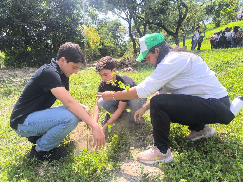 Jornada de Reforestación y Senderismo - Agencia Carabobeña de Noticias